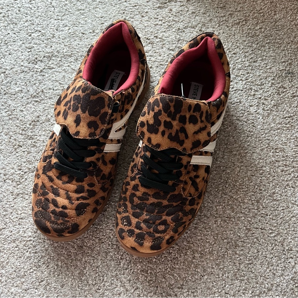 NWOT Steve Madden Madrid Sneaker - Women's